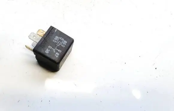 Volkswagen PASSAT B5.5 Other relay 8D0951253A 373