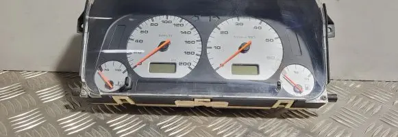 Speedometer (instrument cluster)