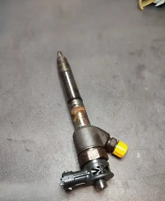 Fuel injector