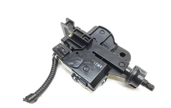 Toyota C-HR I Fuel tank cap lock 8W21
