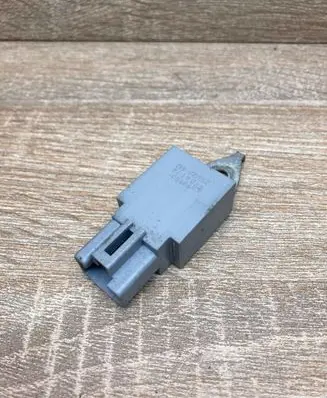 Toyota Prius (XW20) Other relay 9098004174 USED
