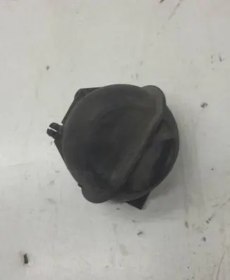 Volkswagen Golf V Vacuum air tank 