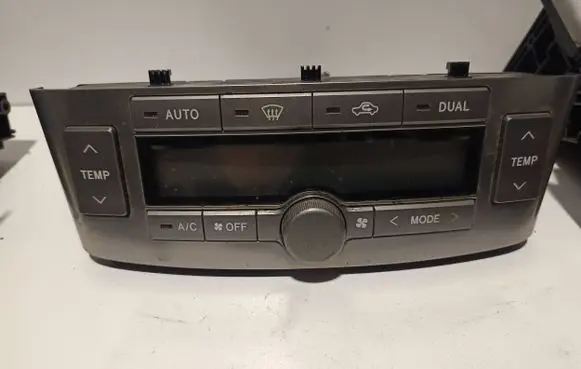 Toyota Avensis T250 Climate control unit 5590205050H 7E210F6