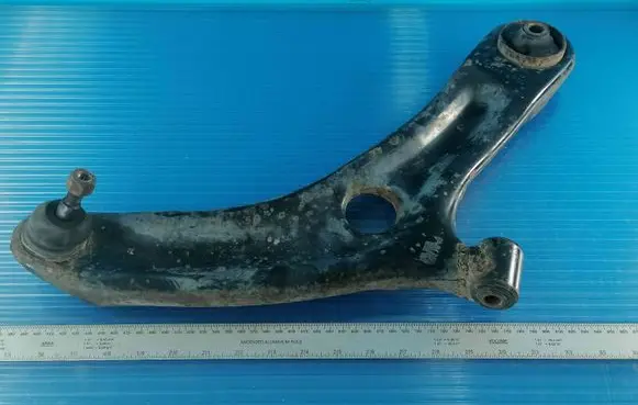 Hyundai i20 (PB PBT) Front lower control arm/wishbone 545011J500