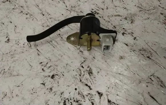 Ford Galaxy Turbo solenoid valve 95NW19496