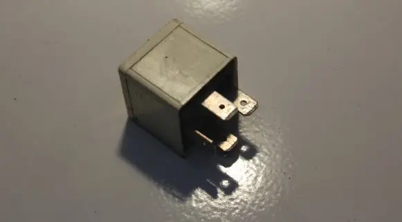 Ford Mondeo MK II Other relay G1UHK 90GG13L028AA V23134K52X155