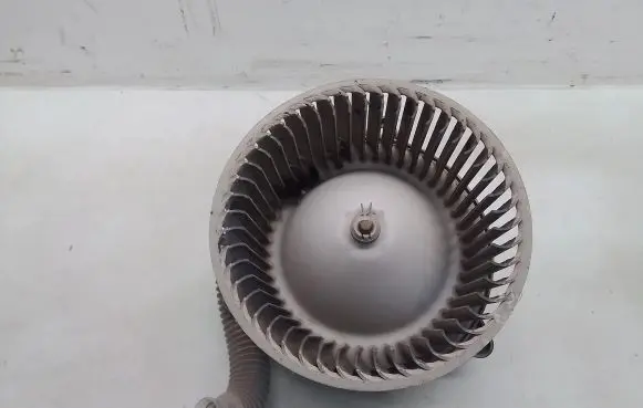 Mazda 626 Heater fan/blower 8940000