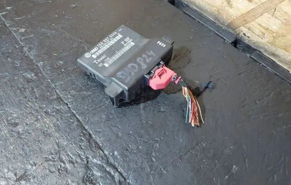 Volkswagen Touran I Gateway control module 1K0907530A