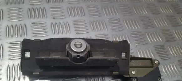 Peugeot 406 Tailgate/trunk/boot lock/catch/latch 43401