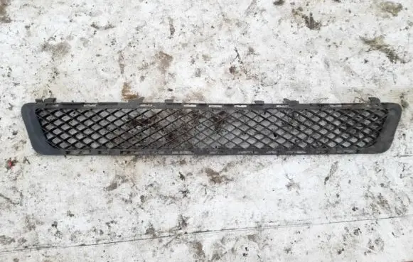 Mercedes-Benz E W212 Front bumper lower grill a2128850523