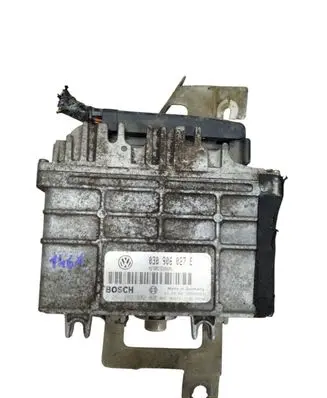 Volkswagen Polo Engine control unit/module 030906027E 0261203932
