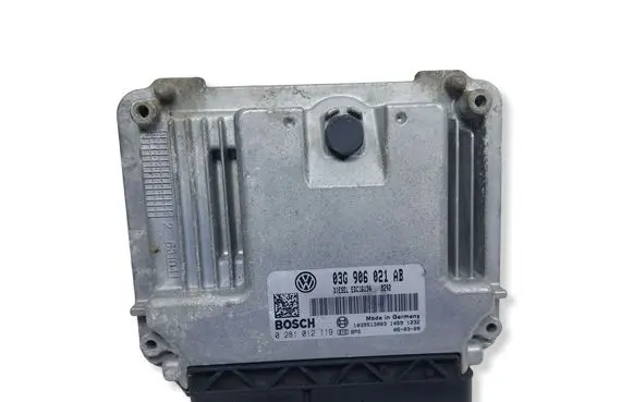 Volkswagen PASSAT B6 Engine control unit/module 03G906021ABKASACJ 03G906021AB 0281012119