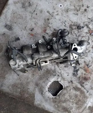 Nissan Almera Tino Intake manifold