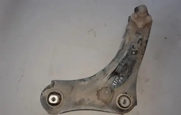 Renault Scenic III - Grand scenic III Front lower control arm/wishbone 545006560R