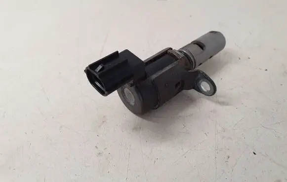 Ford Focus Camshaft vanos timing valve 4M5G6L713BE