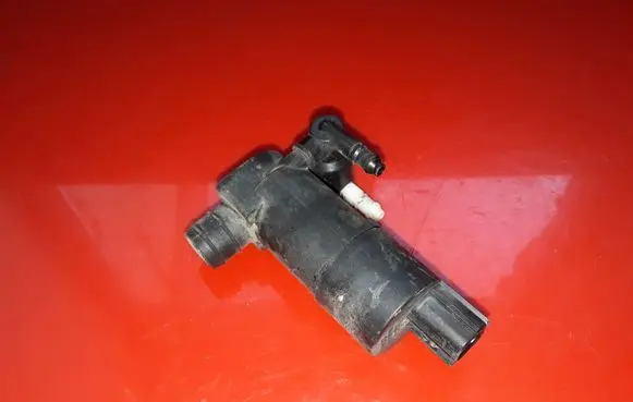 Ford Focus Windscreen/windshield washer pump BV6117K624BA T655C