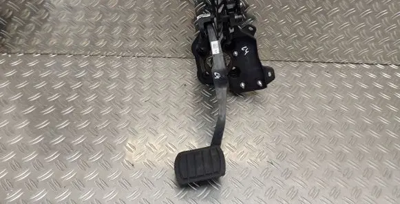 Citroen C4 III e-C4 Brake pedal 9829474380