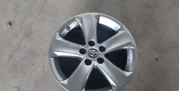 Toyota RAV 4 (XA40) R17 alloy rim 