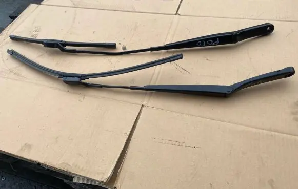Volkswagen Polo V 6R Headlight wiper blade set 6R1955410A