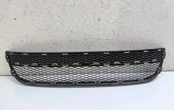Volkswagen Tiguan Front bumper lower grill 5N0853677