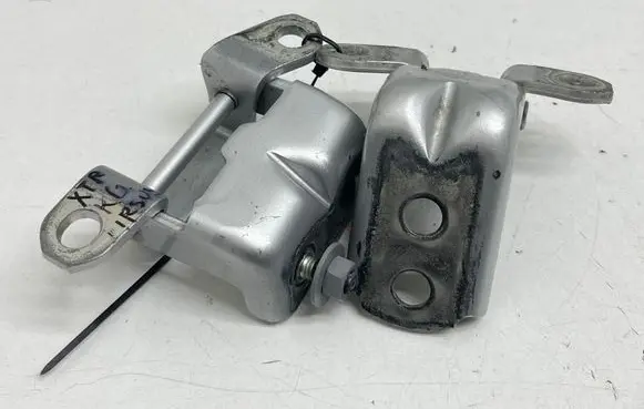 Nissan X-Trail T32 Rear door hinge set A047742