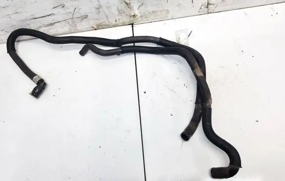 Engine coolant pipe/hose