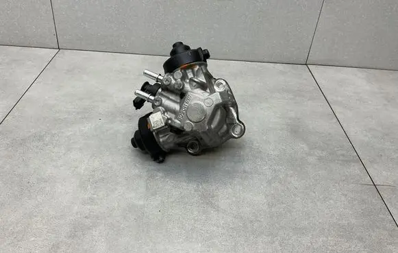 Jeep Grand Cherokee Fuel injection high pressure pump 35022143F 0445010696
