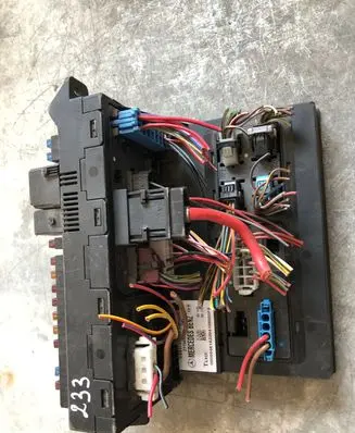 Mercedes-Benz E C207 W207 Fuse box set 00009481A2 2115453801 A22041080008