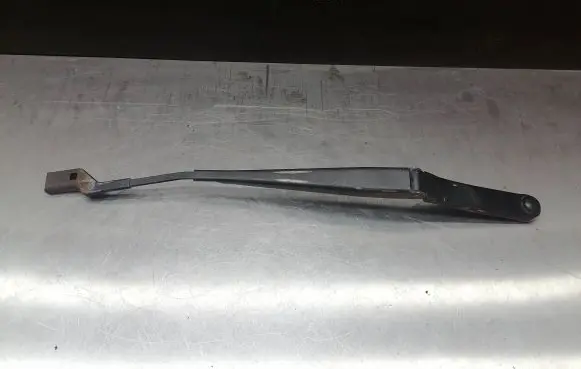 Volkswagen PASSAT B6 Front wiper blade arm 3C1955409C