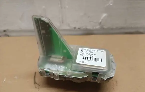 Mercedes-Benz CLS C218 X218 Aerial GPS antenna A2128201775 50010626
