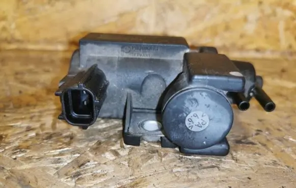 Vacuum valve