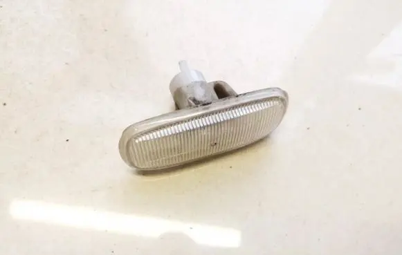 Audi 80 90 S2 B4 Front fender indicator light e26002