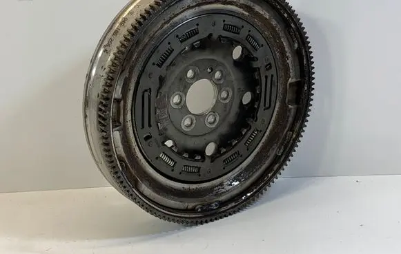 Audi A3 S3 8V Flywheel 04E105266K