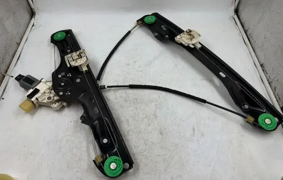 BMW X1 E84 Front door window regulator with motor 2990294