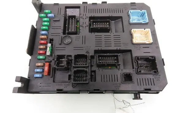 Peugeot 307 Central body control module 9660105780