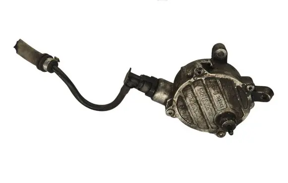 Volvo V50 Vacuum pump 30731825