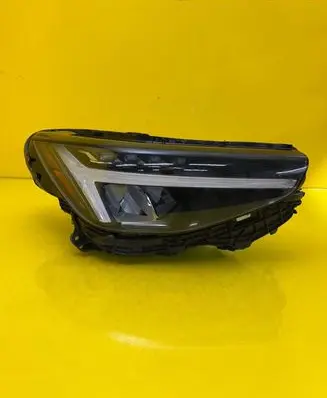 Volvo XC40 Headlight/headlamp 32338907