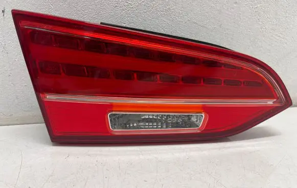 Hyundai Santa Fe Tailgate rear/tail lights 924052W1