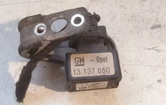 Opel Zafira B Sensor 13137850