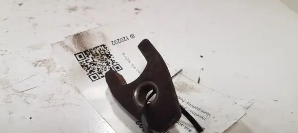 KIA Sorento Fuel Injector clamp holder