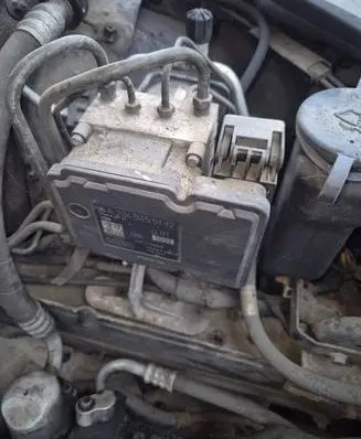 Mercedes-Benz C W204 ABS Pump A2045455132 28526060043 10092623133