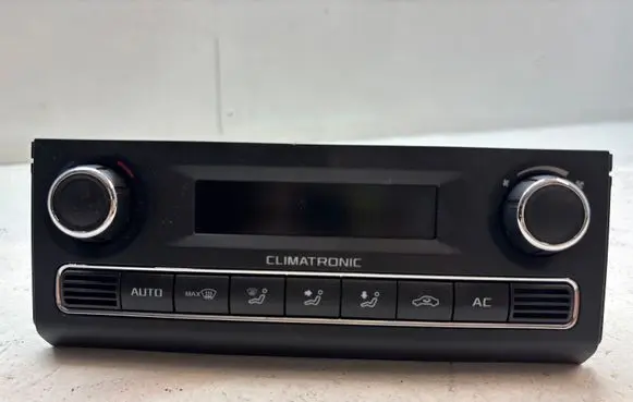 Skoda Fabia Mk2 (5J) Climate control unit 5J0907044C