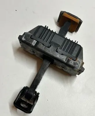 BMW 3 E90 E91 Front door check strap stopper 7176807