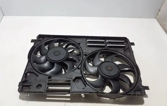 Ford Kuga II Radiator cooling fan shroud 2094314