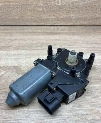 Audi A4 S4 B5 8D Front door window regulator motor 113846101 0536001401