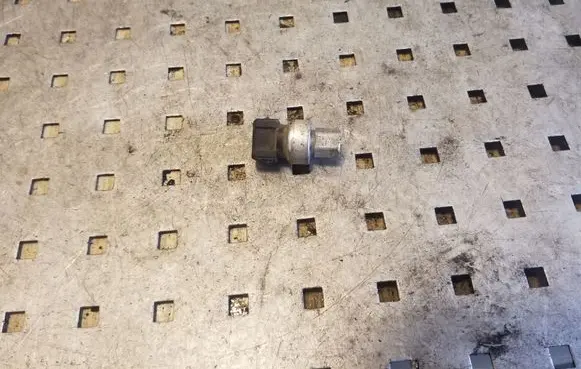 Air conditioning (A/C) pressure sensor