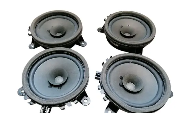 Volvo V70 Audio system kit 30657444