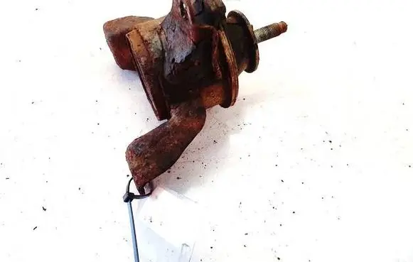 KIA Sportage Engine mount bracket 218122E000