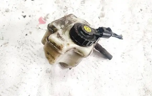 Audi A3 S3 8P Brake fluid reservoir 03350886351 03.3508-8635.1