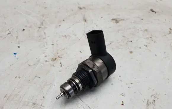 BMW 2 F22 F23 Fuel main line pipe 0281002949 30263679